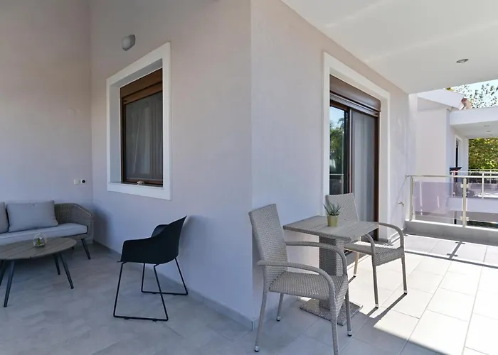 Kalli\'S Apartments