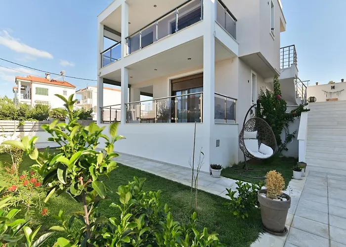 Kalli\'S Apartments